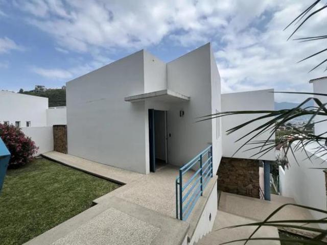 CASA EN VENTA SIERRA ALTA ZONA CARRETERA NACIONAL MONTERREY