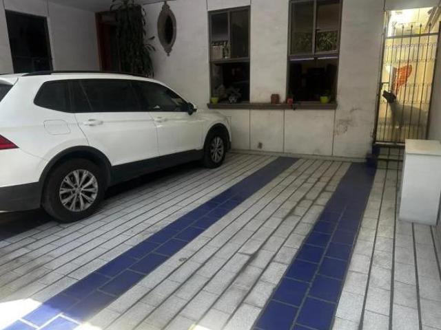 Casa en Venta sobre av principal