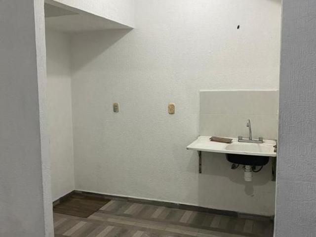 Casa en venta sobre avenida principal, Fraccionamiento Palma Real, ver