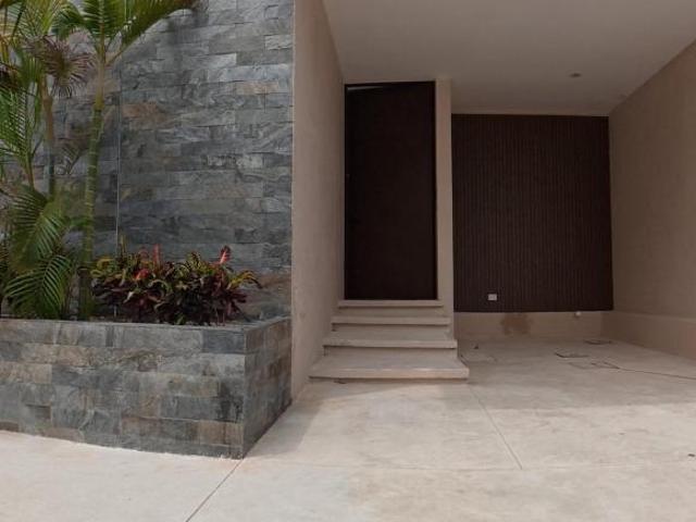 Casa en Venta tipo TH de 3 Recamaras en Chicxulub Puerto, Yucatán. 4
