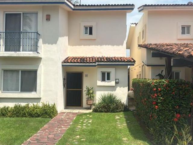 Casa en Venta dentro del Fraccionamiento Villas Fairway en la Marina Vallarta