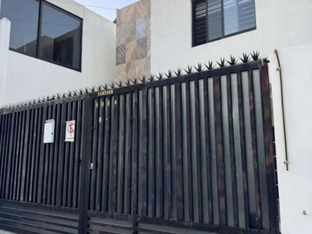 CASA EN VENTA UBICADA EN COL. ROMA, FACIL ACCESO A CARRETERA TAMPICO MANTE