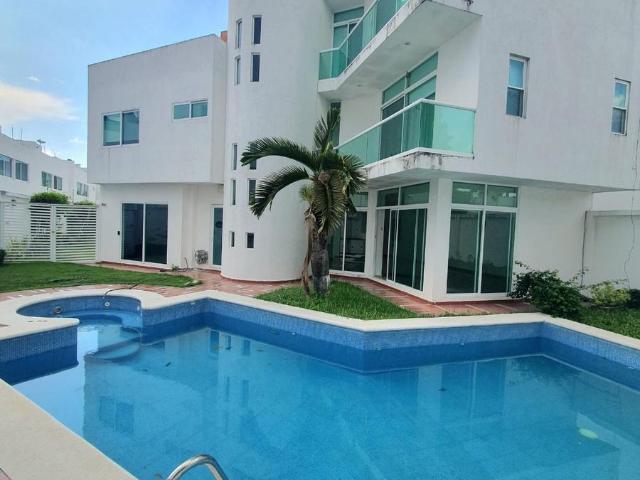 CASA EN VENTA UBICADA EN CASA BLANCA
