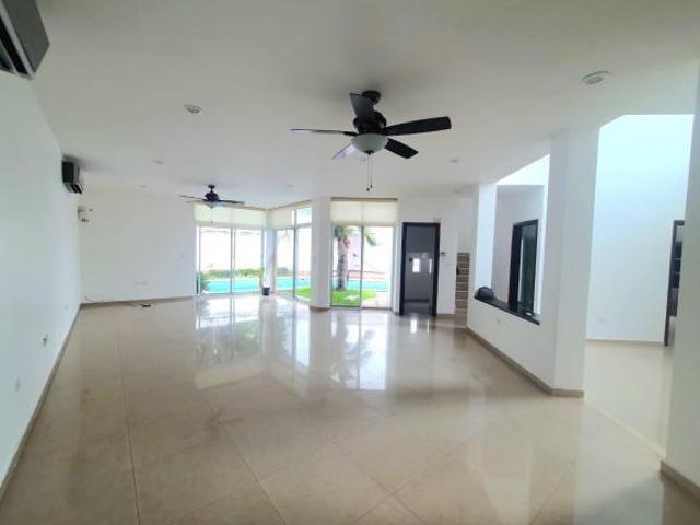 CASA EN VENTA UBICADA EN CASA BLANCA