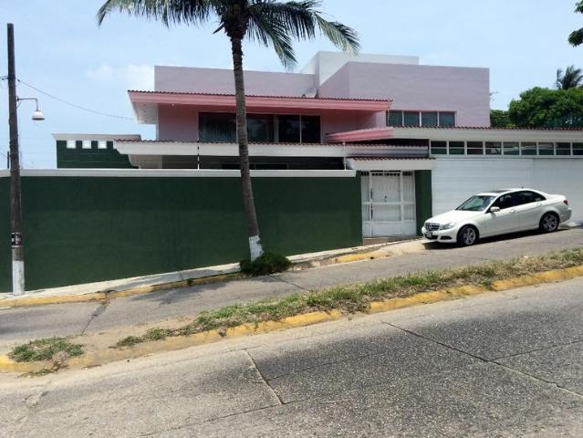 Casa en venta ubicada en Av. M?xico, Col. Petrolera en la Ciudad de Coatzacoalcos, Veracruz