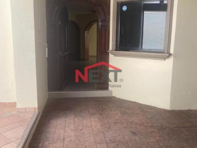 CASA EN VENTA UBICADA EN FRACC: BOSQUES DEL NAINARI