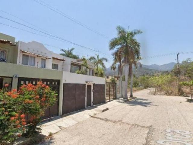 CASA EN VENTA UBICADA EN FRACC. DELFINES, PUERTO VALLARTA, JALISCO