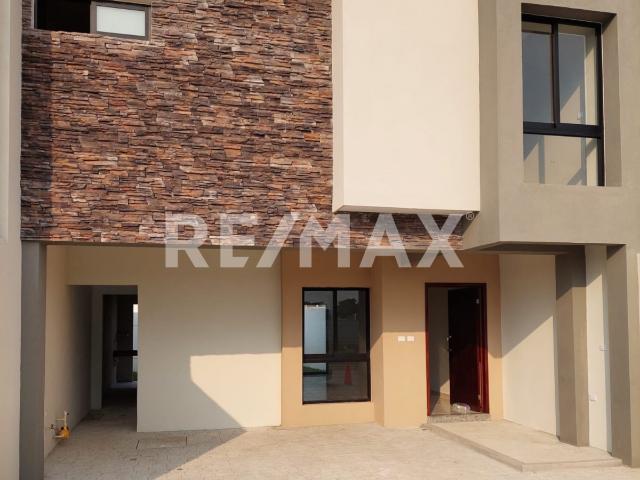 CASA EN VENTA UBICADA EN FRACC. DIAMANTE