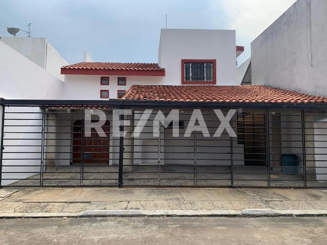 CASA EN VENTA UBICADA EN FRACCIONAMIENTO ÁNGELES DE IXTACOMITAN