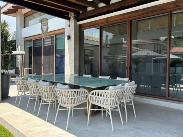 CASA EN VENTA UBICADA EN FRACCIONAMIENTO EN ATLIXCO PUEBLA, CON 4 RECAMARAS, ALBERCA, GIMNASIO