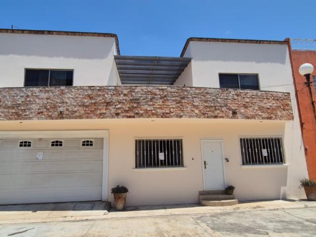 CASA EN VENTA UBICADA EN FRACCIONAMIENTO SAN MARTÍN. COLONIA SABINA