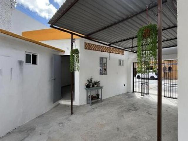 CASA EN VENTA UBICADA EN MELIT?N SALAZAR, CERCA DEL CENTRO DE M?RIDA