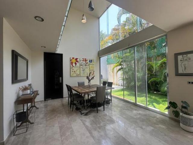 CASA EN VENTA UBICADA EN RESIDENCIAL EL COUNTRY