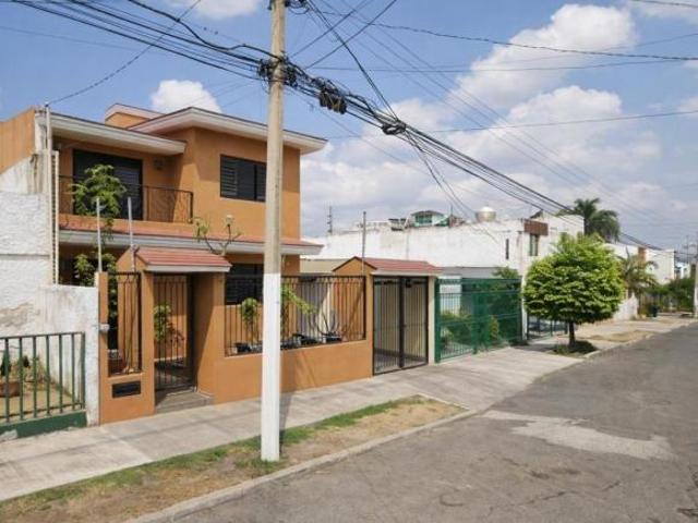 CASA EN VENTA UBICADA EN RIO PURIFICACION, LAS AGUILAS, ZAPOPAN, JALISCO