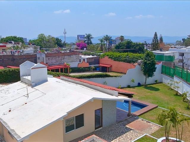 Casa en Venta Un Nivel en Cuernavaca, Colonia Los Volcanes