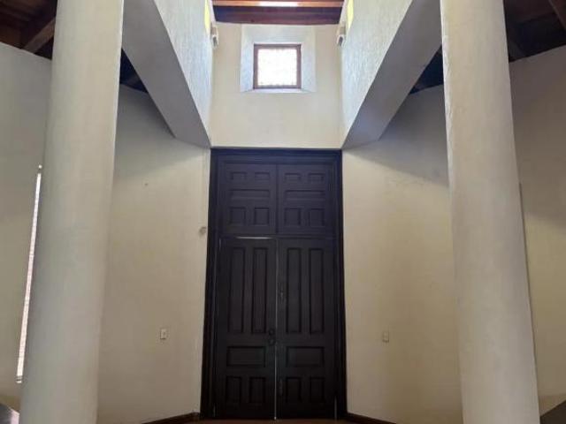 Casa en Venta una planta con jardin amplio en Colonia República, Saltillo