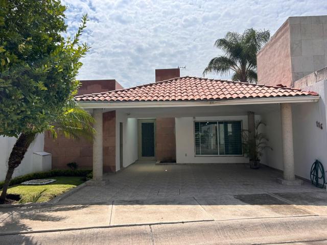 CASA EN VENTA UNA PLANTA PORTA FONTANA