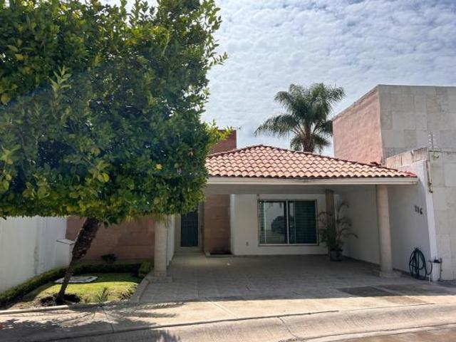 CASA EN VENTA UNA PLANTA PORTA FONTANA