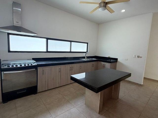 Casa en venta, una planta, privada Residencial La Rejoyada,Mérida