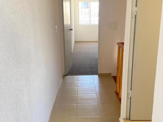 Casa en venta URBI VILLA DEL REY HUEHUETOCA 4