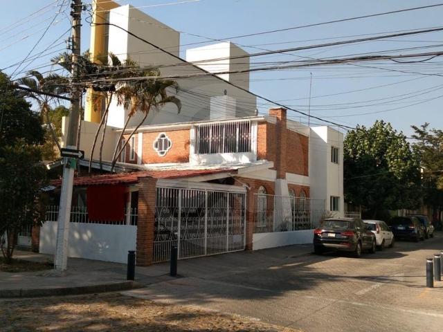CASA EN VENTA USO DE SUELO MIXTO SOBRE AURELIO ORTEGA EN ESQUINA