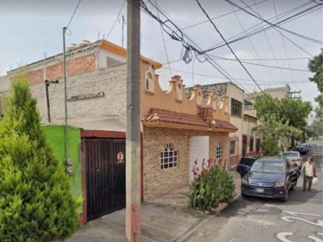 CASA EN VENTA VALENTIN GOMEZ FARIAS