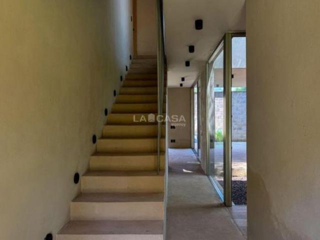 CASA EN VENTA || VALLE DE BRAVO || CENTRO