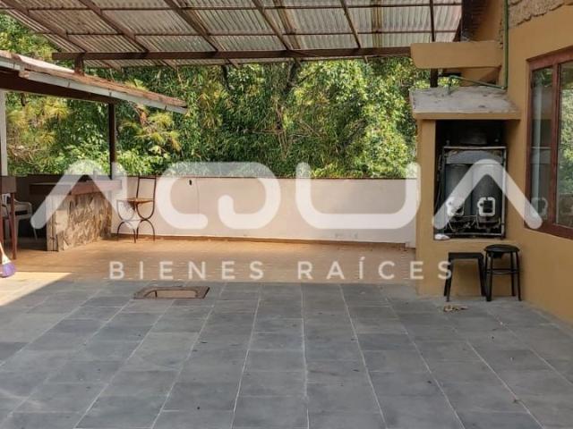 CASA EN VENTA VALLE DE BRAVO