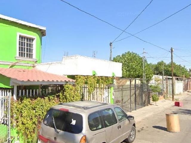 CASA EN VENTA, VALLE DORADO, MEXICALI $405,040