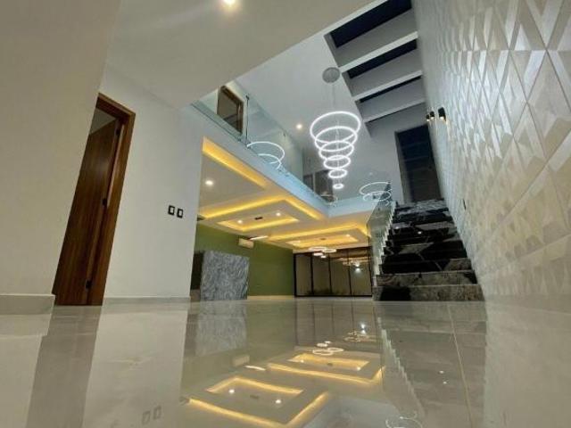 CASA EN VENTA VALLE IMPERIAL COTO MAPLE C 194