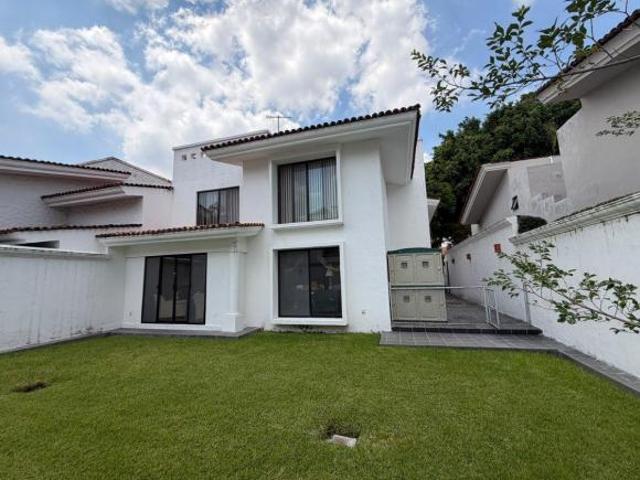 CASA EN VENTA VALLE REAL CERCA DE PARQUE