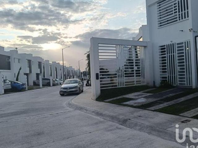 CASA EN VENTA VILLALBA II CONDOMINIO CIGALES 2 EN CORREGIDORA QUERETARO