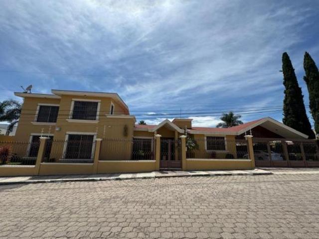 CASA EN VENTA VILLAS DE IRAPUATO