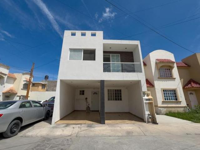 CASA EN VENTA VILLAS DE SAN LORENZO