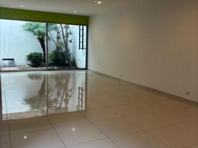 CASA EN VENTA VISTAS ALTOZANO