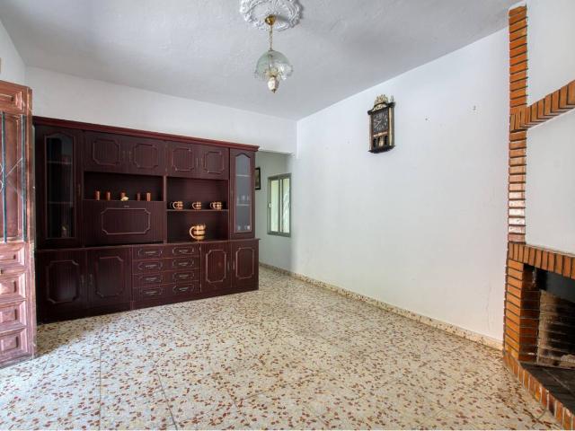 Casa en venta Viñuela con 2 dormitorios y parcela de 386 m2
