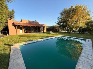 Casa en Venta y Alquiler 2 dormitorios, jardin, pileta Barrio Cerrado La Montura APTA CREDITO