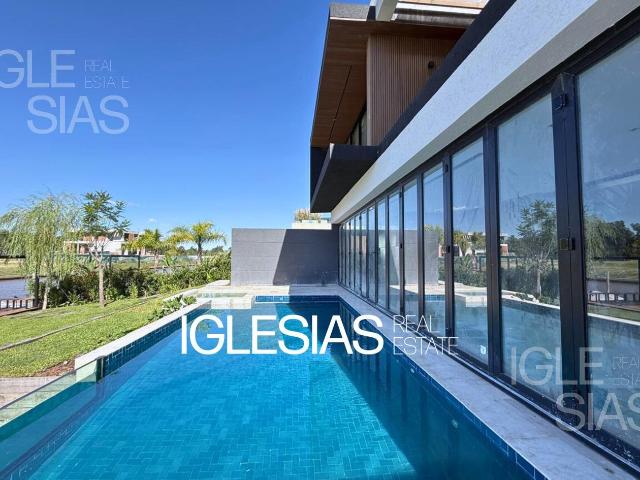 Casa en venta y alquiler al r?o en El Yacht, Nordelta