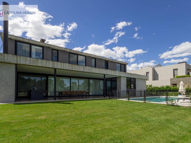 Casa en Venta y Alquiler en Barrio Cerrado Buenos Aires Golf, Bella Vista