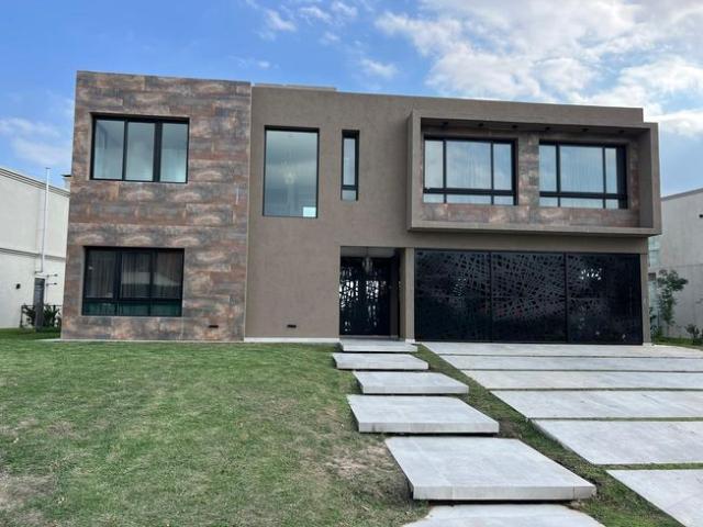 Casa en VENTA Y ALQUILER EN TERRALAGOS