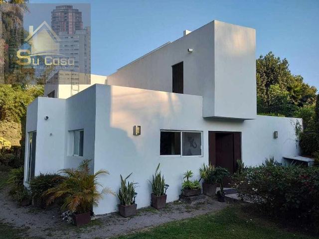 Casa en VENTA y RENTA con jard?n y alberca. En Jiutepec