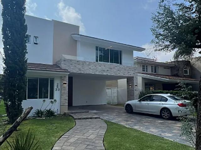 casa en venta y renta dentro de valle real