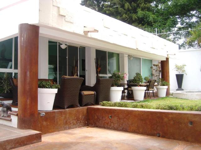 Casa en venta y renta en 1 nivel. San Cristobal, Cuernavaca