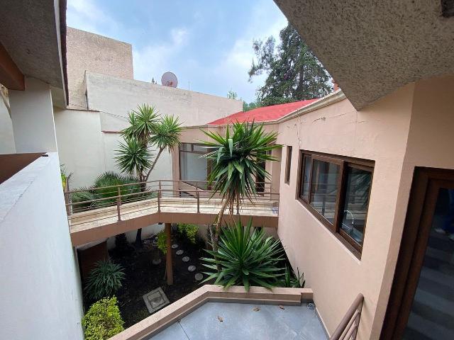 Casa en Venta y Renta en Bosque de Yuriria, Huixquilucan