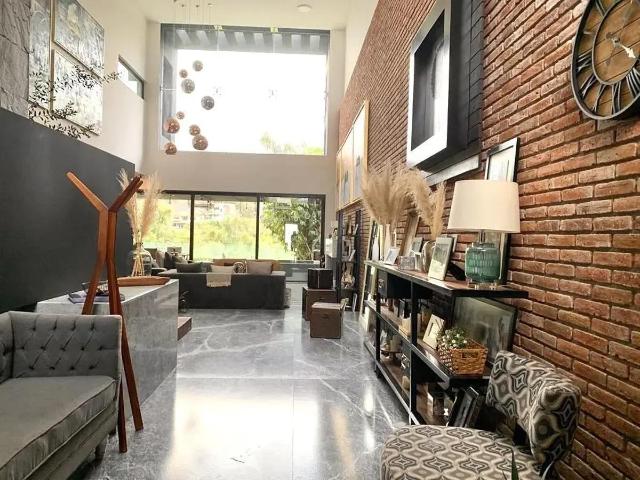 Casa en Venta y Renta en Bosque Real, Huixquilucan, M?xico