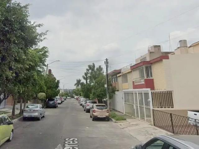 Casa en venta y renta en Jardines del Country, Guadalajara, Jalisco