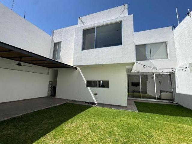Casa en Venta y Renta en Loma Dorada Querétaro