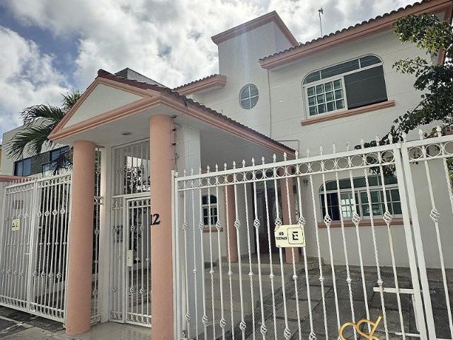 Casa en venta y renta en SM 11 en Cancún centro