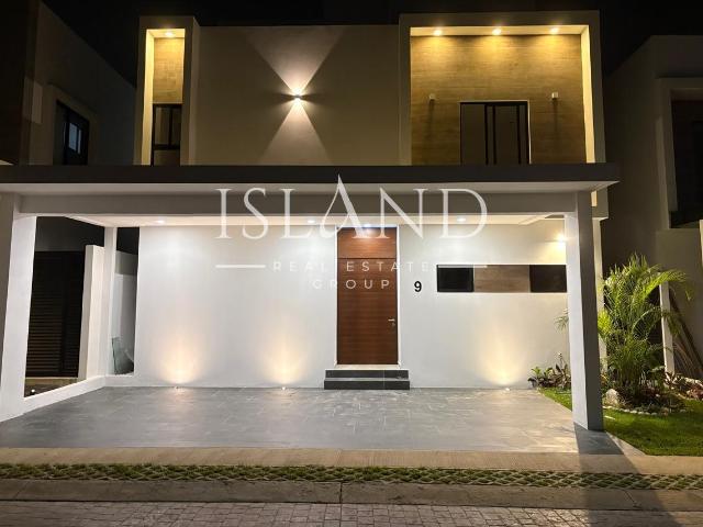 Casa en VENTA y RENTA en Via Cumbres, Canc?n