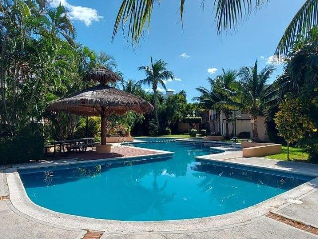 CASA EN VENTA Y RENTA SM 18 IBIZA CENTRO 3 REC